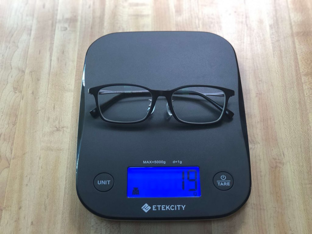 ジンズ度入りレンズメガネの重さ測定