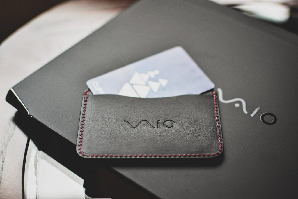 VAIO Z（2021年モデル）と「わたしとVAIO」キャンペーン当選品のレザーパスケース