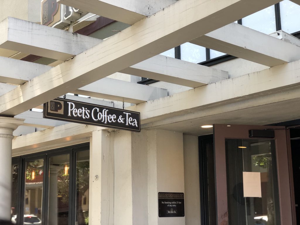 ピーツコーヒー（Peet's Coffee）店舗外観